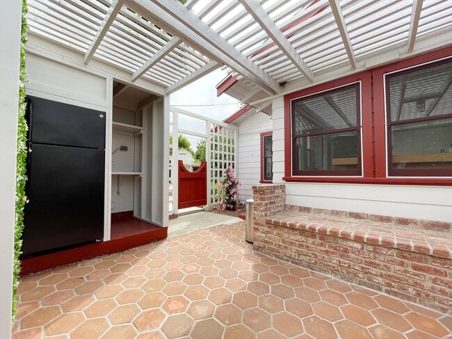 Building Photo - Beautiful Encinitas Home with Ocean Views!