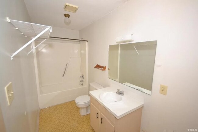 Building Photo - 316 Kingsbury St