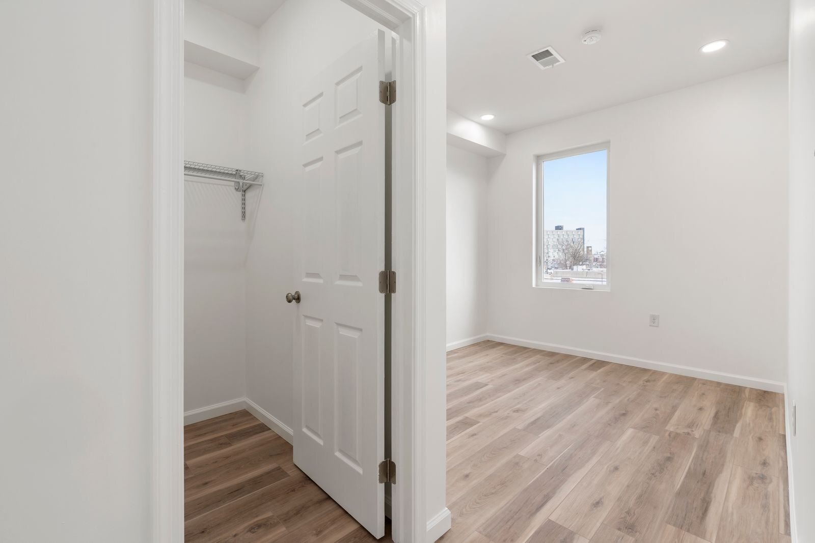 Building Photo - 4512 Lancaster Ave