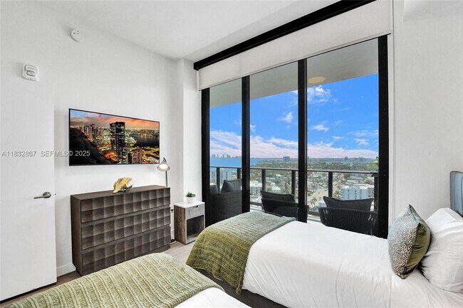 Building Photo - 580-572 72nd St