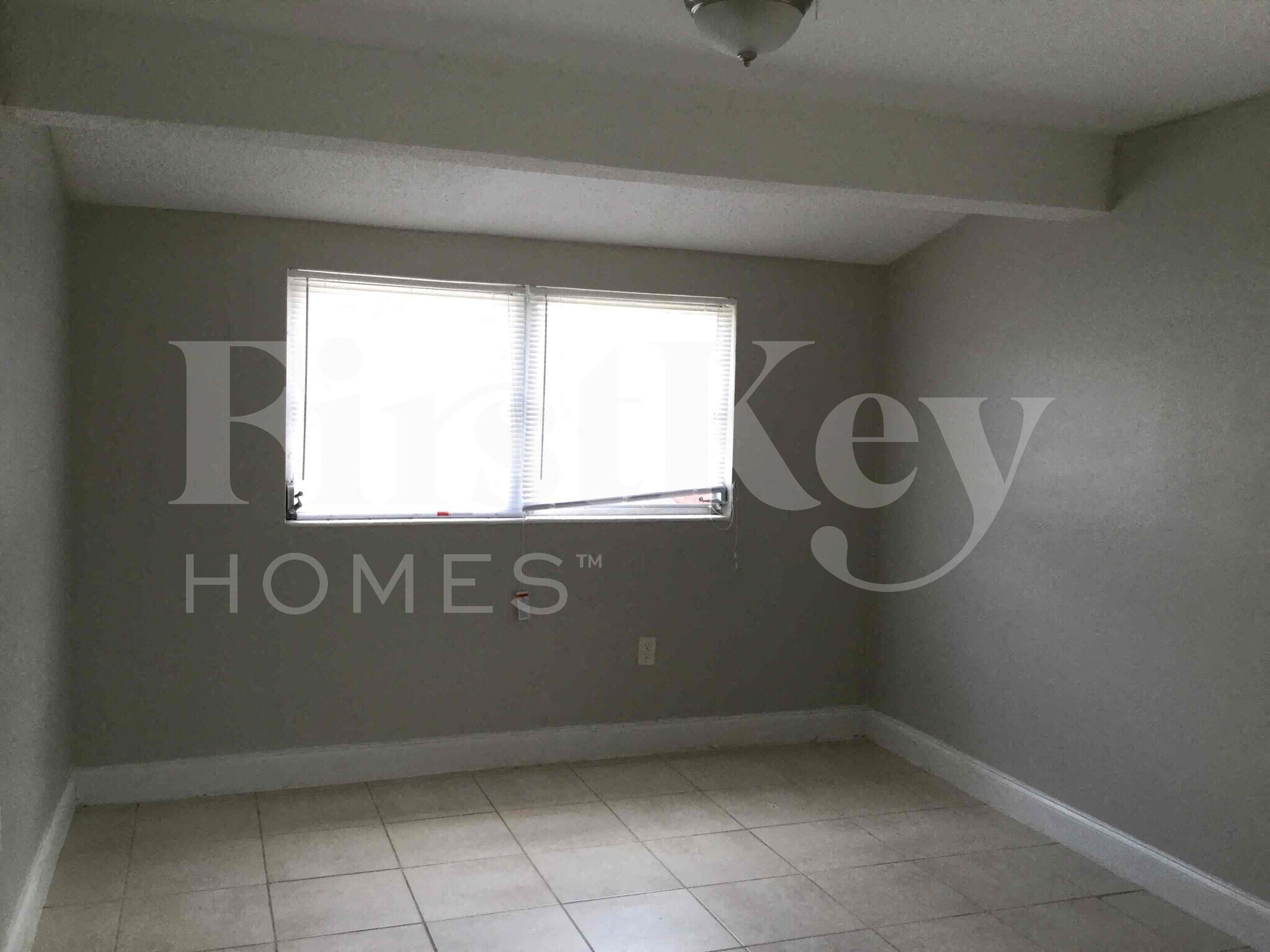 Building Photo - 5971 NW 15th St