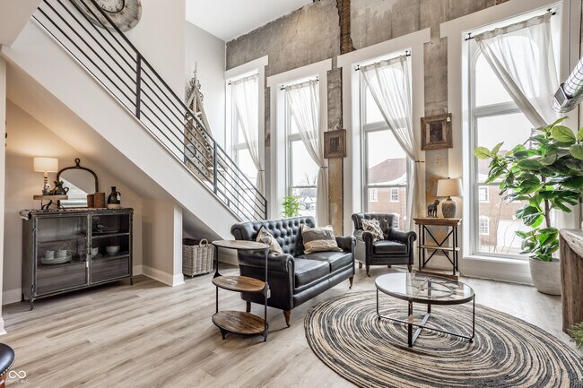 Building Photo - 108 W Main St