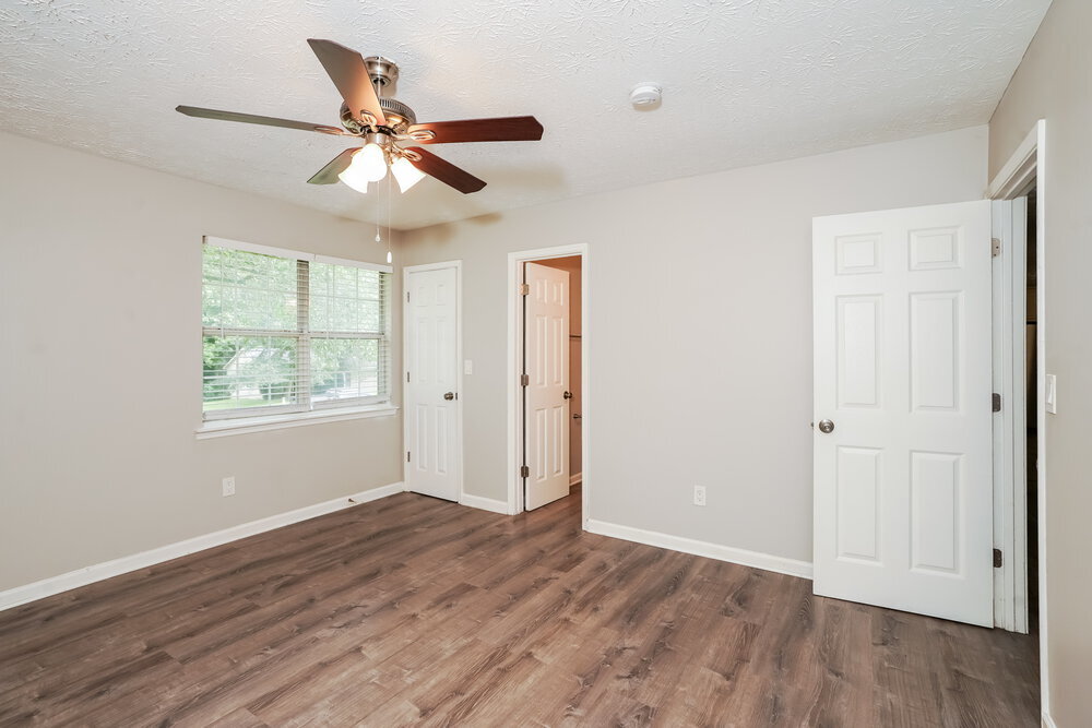 Building Photo - 915 Walnut Creek Ln
