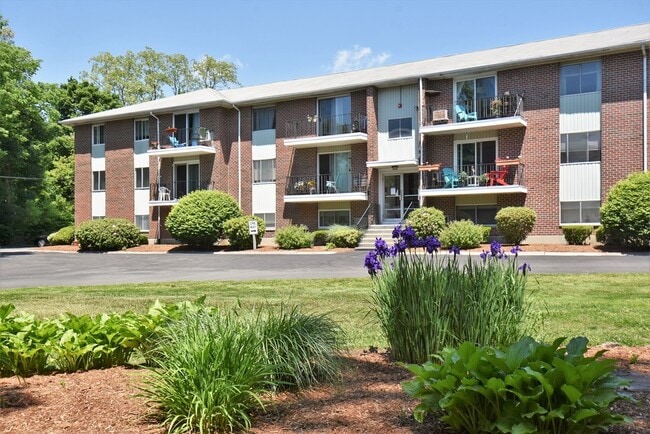 Building Photo - 83R Hobart St