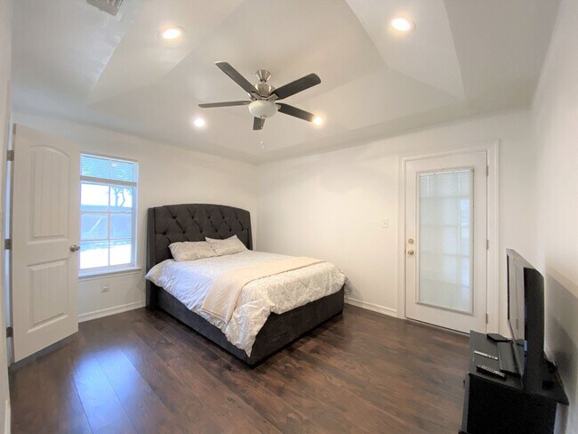 Building Photo - 3Bed/2 Bath Well kept and Upgraded! ( Mcallen TX )