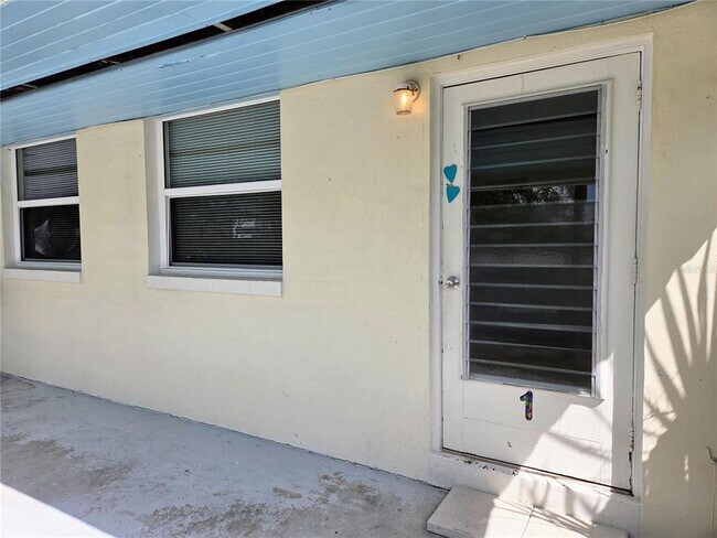 Building Photo - 6931 Hibiscus Ave S