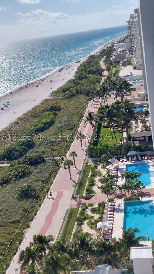 Building Photo - 5825 Collins Ave