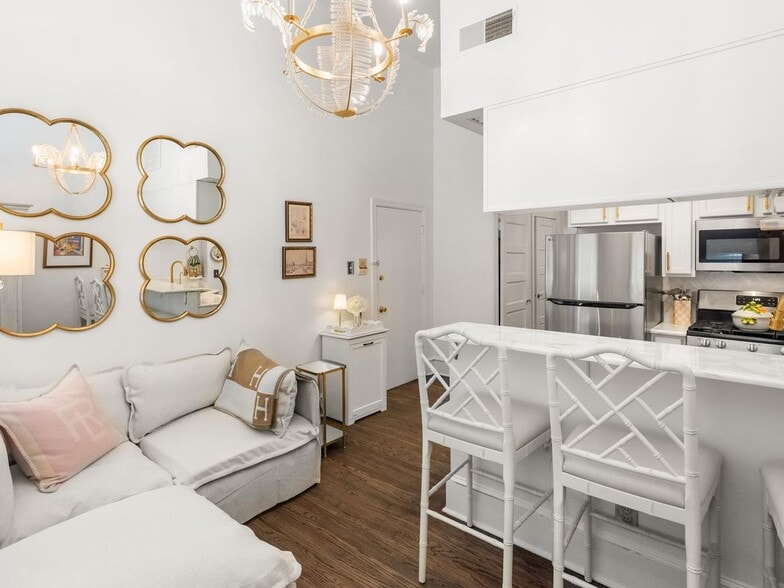 Building Photo - 2122 Spruce St