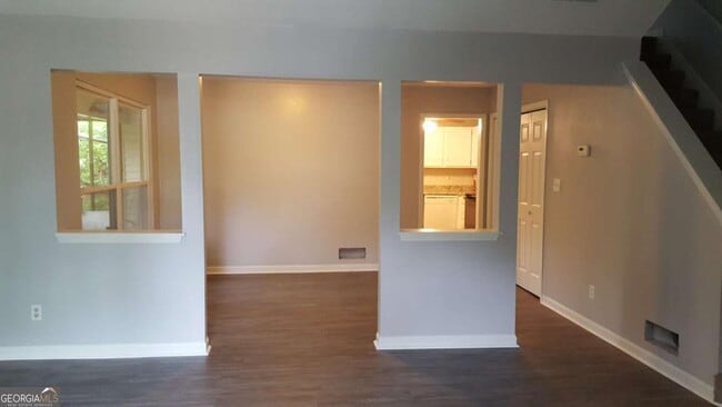 Building Photo - 1252 Minhinette Dr