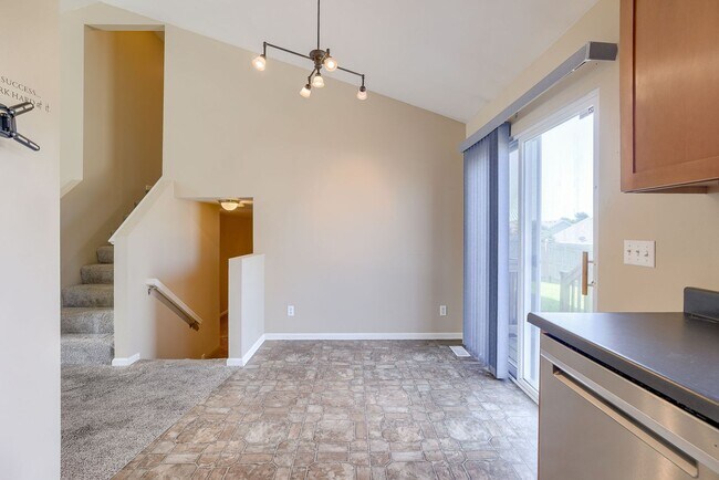 Building Photo - Charming Multi-Level Near Parks and Lakes!!