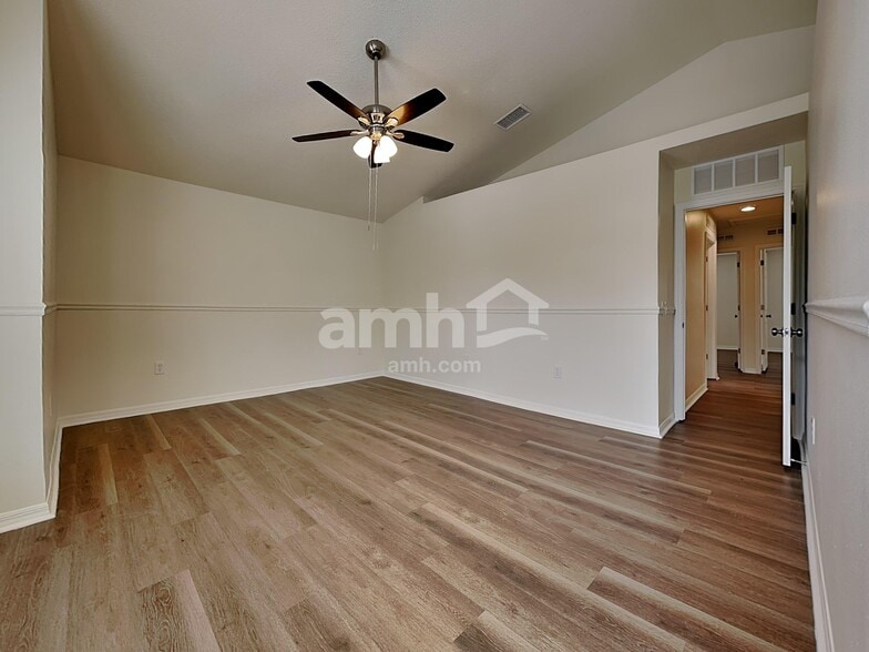 Building Photo - 1019 Brenton Leaf Dr