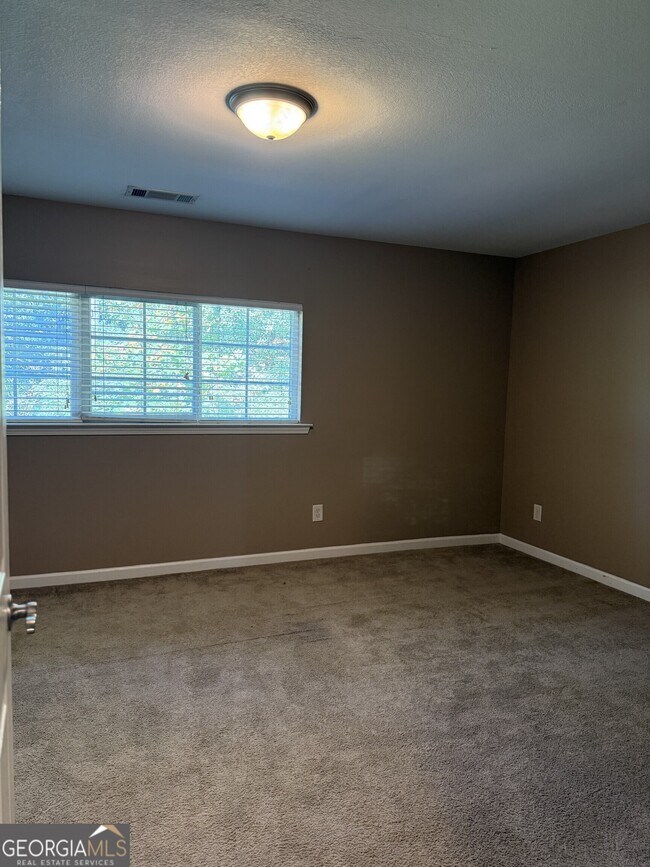 Building Photo - 235 Tower Commons Rd