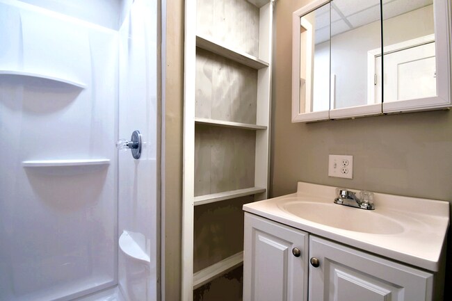 Building Photo - 1850 Buffington Ave