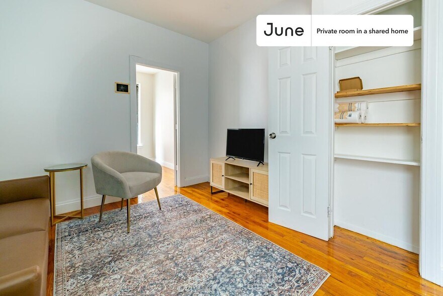 Building Photo - Room in Shared 2 bed/1 bath home