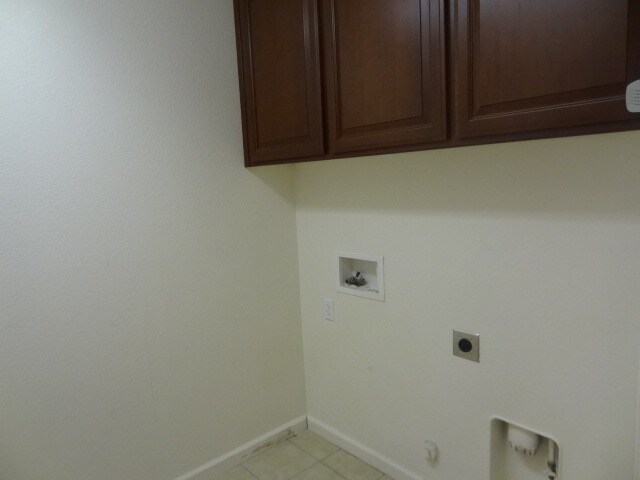 Building Photo - Huge home in Elk Grove