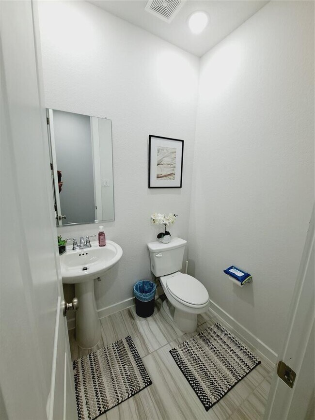 Building Photo - 4315 Hood Park Dr