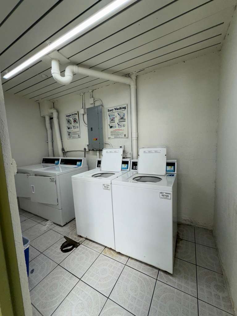 Building Photo - 4235 N University Dr