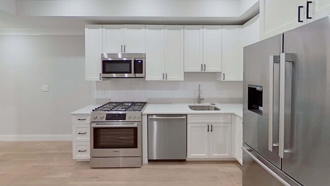 Building Photo - 145 Englewood Ave