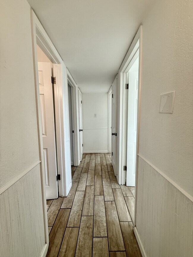 Building Photo - 10833 Cardigan Dr