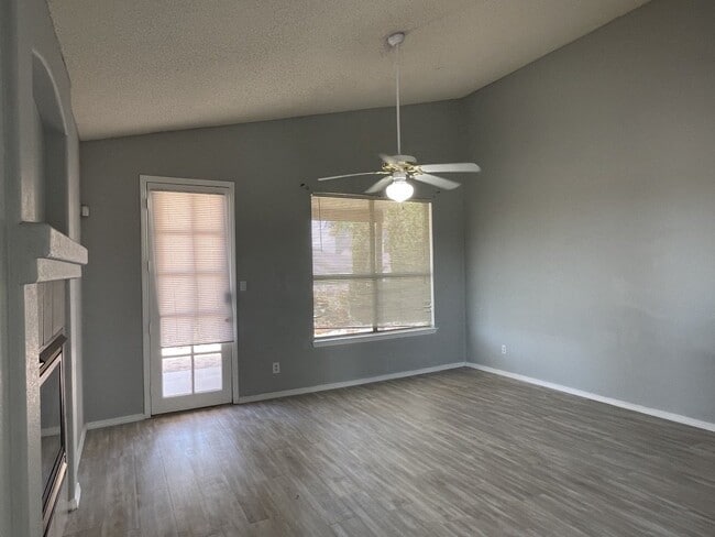 Building Photo - 3701 Trina Pl