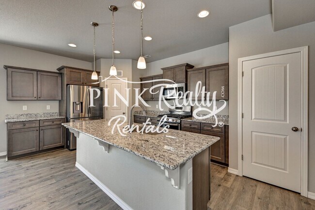 Building Photo - 10627 Hidden Pr Pkwy