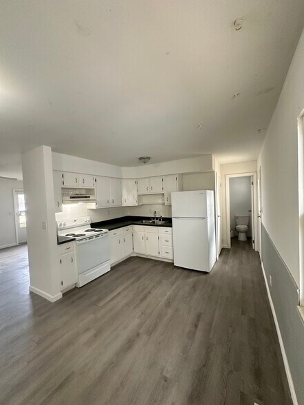 Kitchen - 991 Deerfield Ct