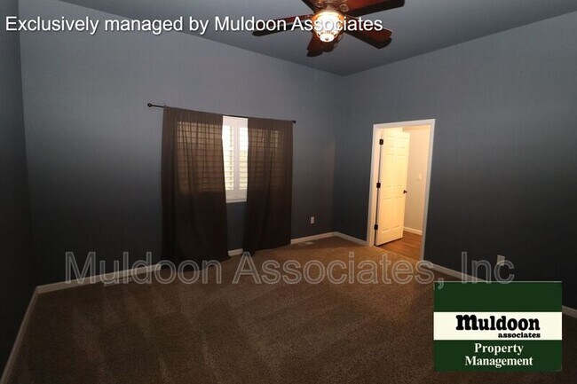 Building Photo - 1207 W De La Vista Ct