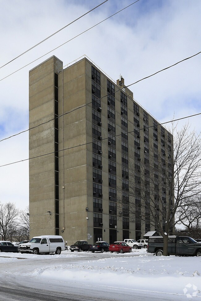 Bayshore Towers 128 Perry St Sandusky OH 44870 Apartment Finder