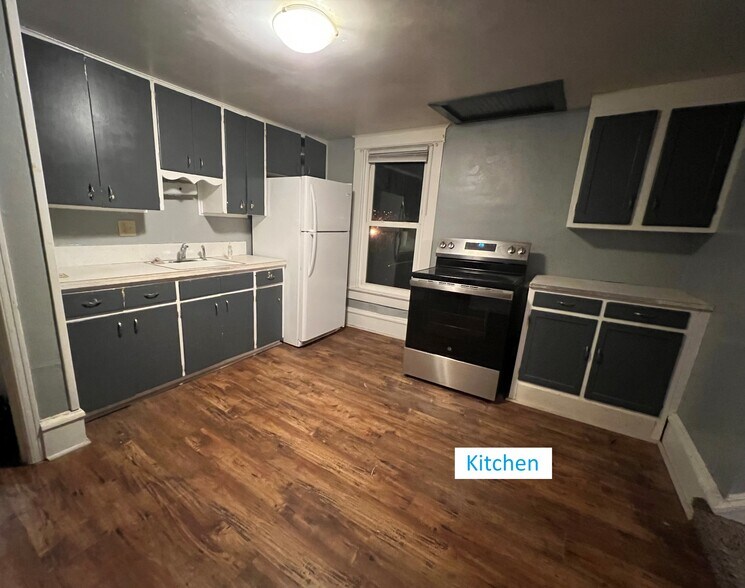 Building Photo - 310 Superior St