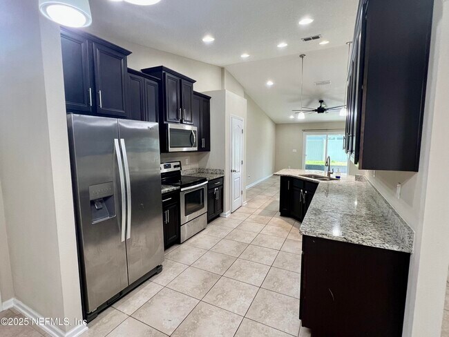 Building Photo - 12598 Itani Wy