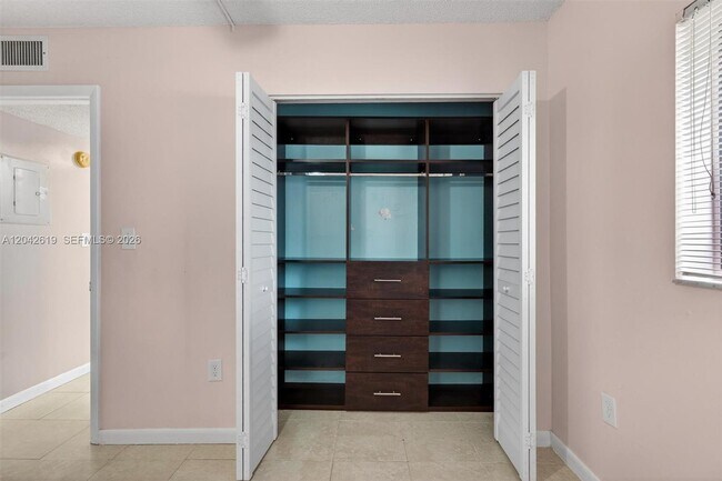 Building Photo - 8065 SW 107th Ave