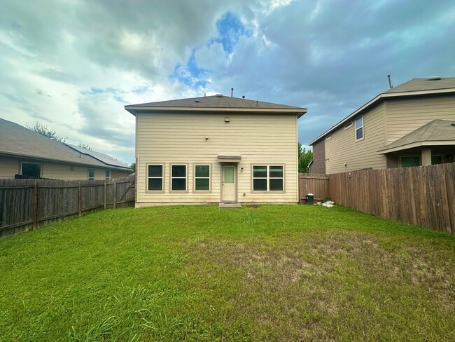 Building Photo - 3 Bed 2 Bath in Austin Tx