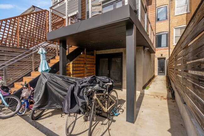 Building Photo - Bright and Spacious Terrace Level 2br in Mt. Pleasant!