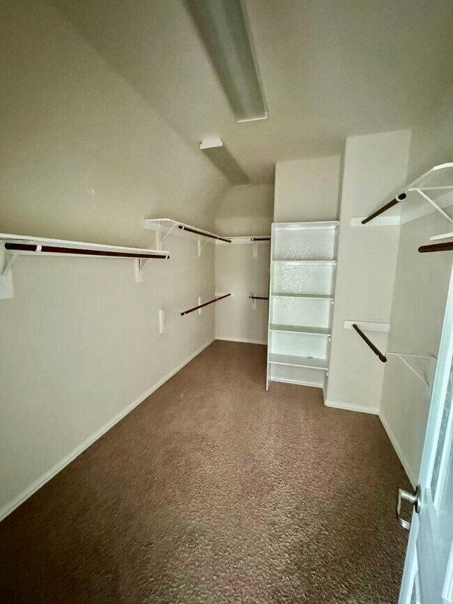 Building Photo - 12106 Coldwater Cove Ln