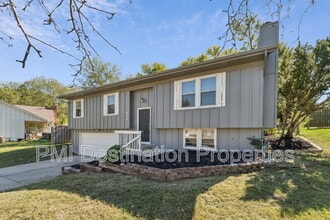 Building Photo - 525 NE Karapat Dr