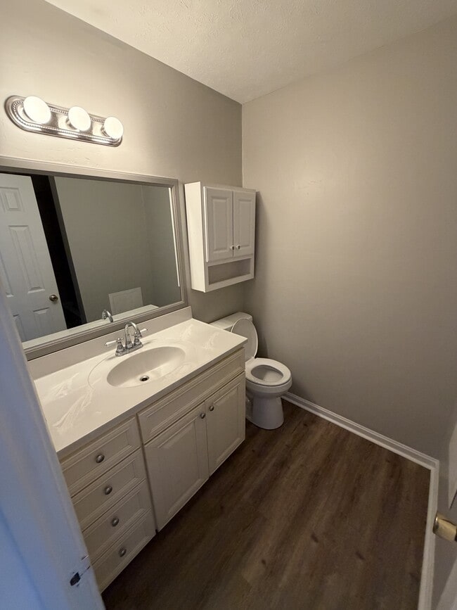 Building Photo - 101 Daffodil Dr