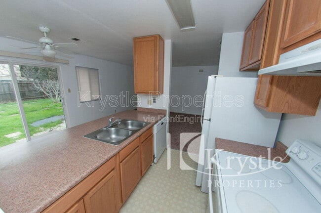 Building Photo - 1900 Alice Dr