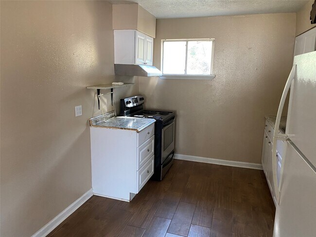 Building Photo - 760 Cline St