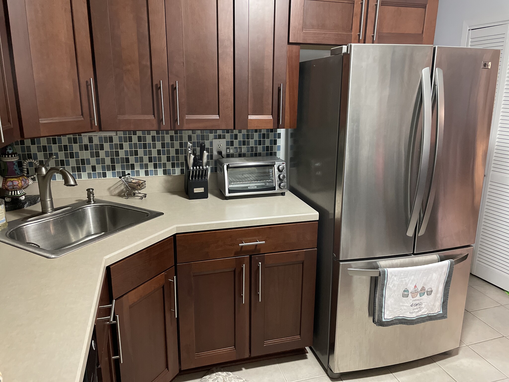 Building Photo - 165 Essex Ave