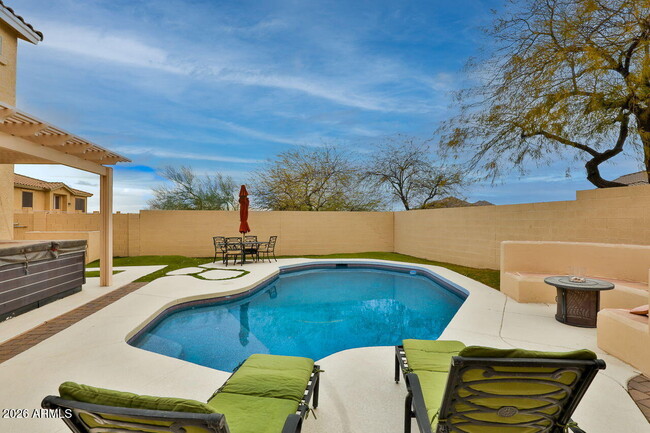 Building Photo - 6206 W Buckhorn Trail