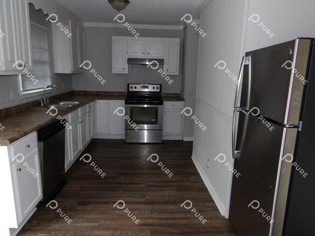 Building Photo - 3021 Deerfield!!