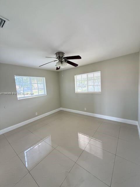 Building Photo - 946 Laurel Dr