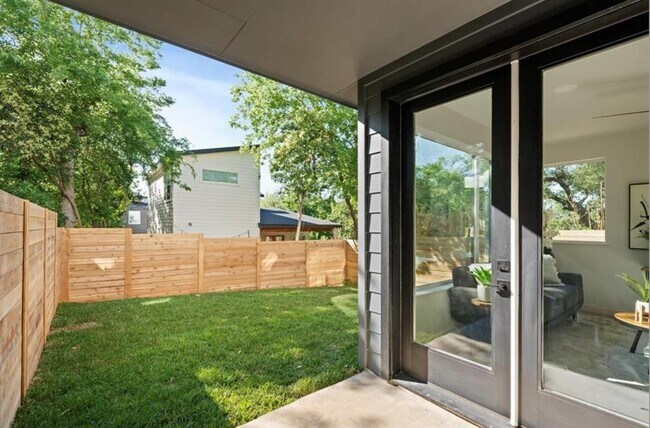 Building Photo - 4404 Mt Vernon Dr