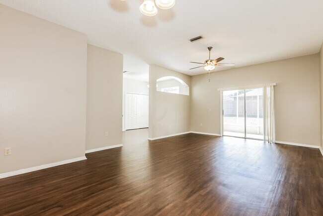 Building Photo - 327 Sand Ridge Dr