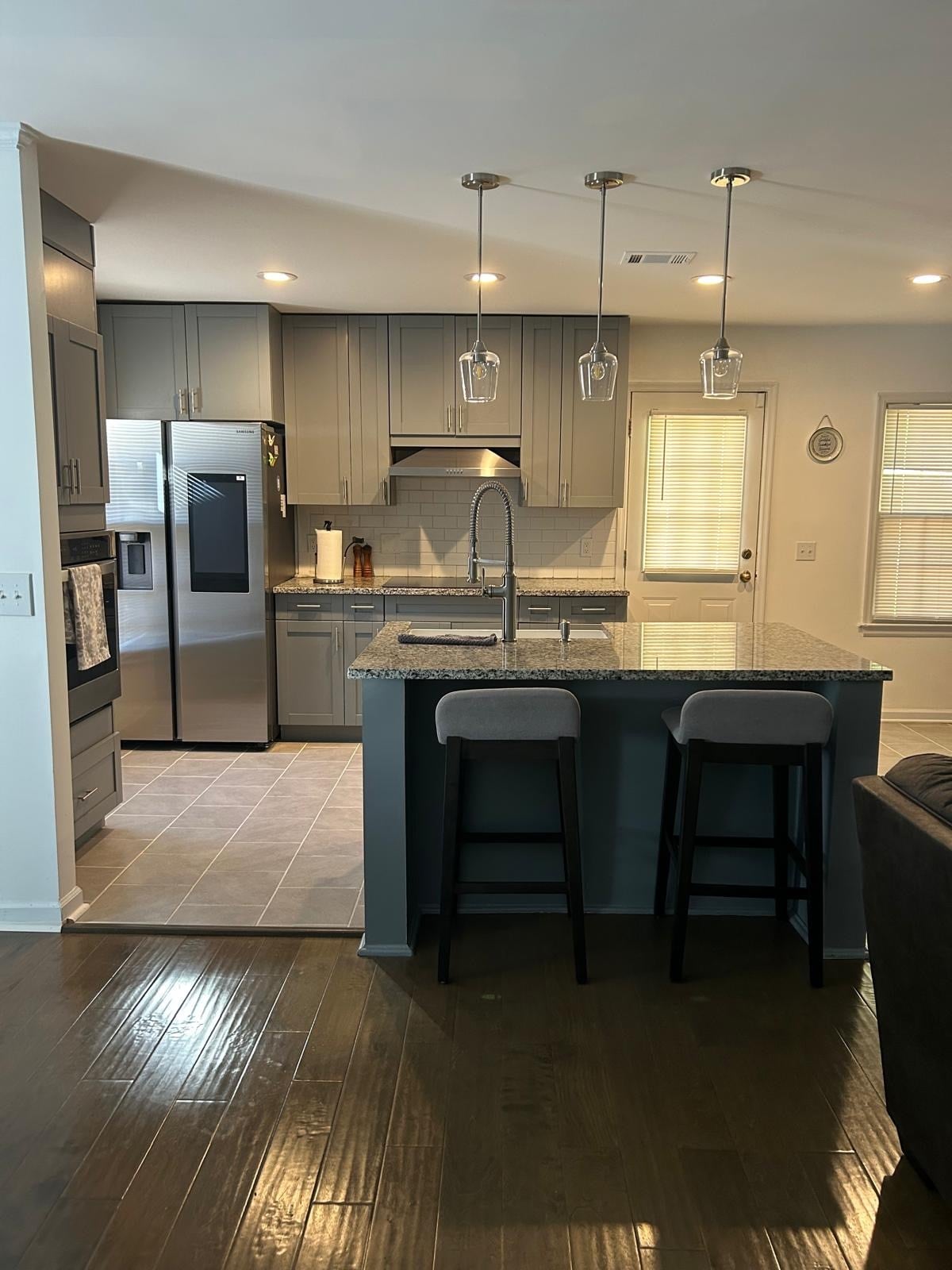 Building Photo - 213 Sutton Way