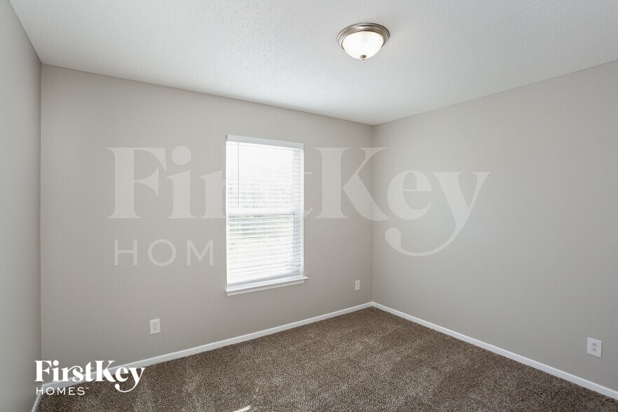 Building Photo - 2235 Collins Way