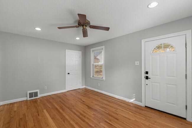 Building Photo - 963 Collier Pl