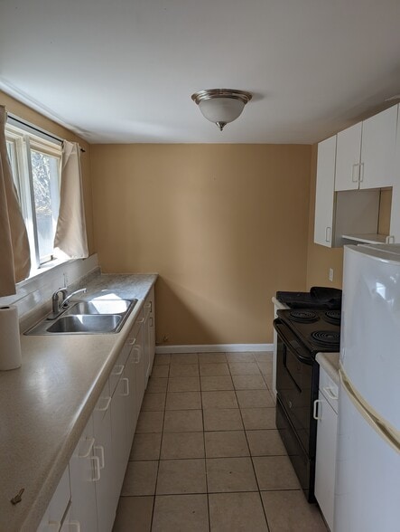 Building Photo - 3536 Interlake Ave N