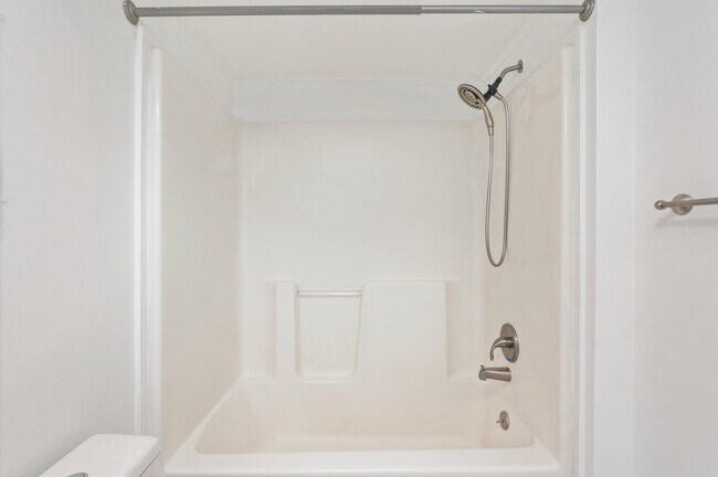 Building Photo - 264 Pinelog St