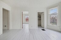 Building Photo - 121 S Clay St